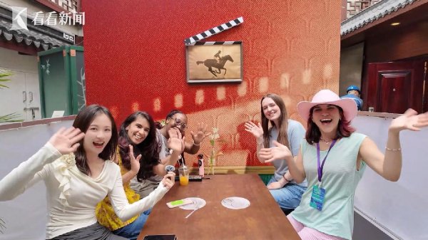 牛金财富 上影节金爵奖今晚颁出 小小票根玩转＂电影之城＂